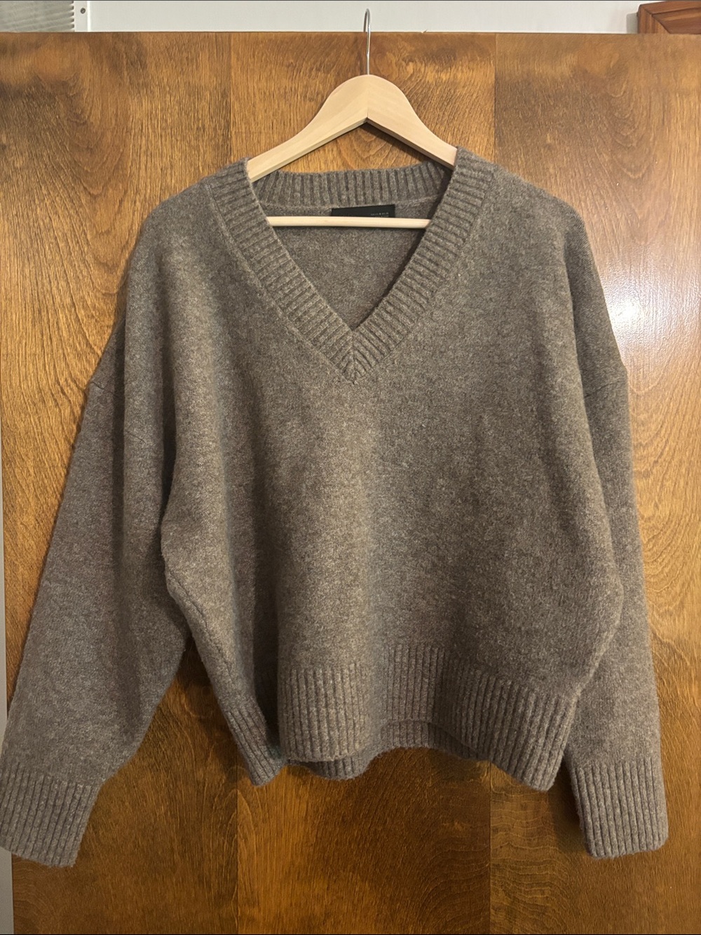 Zara Women's V-Neck Sweater in Taupe